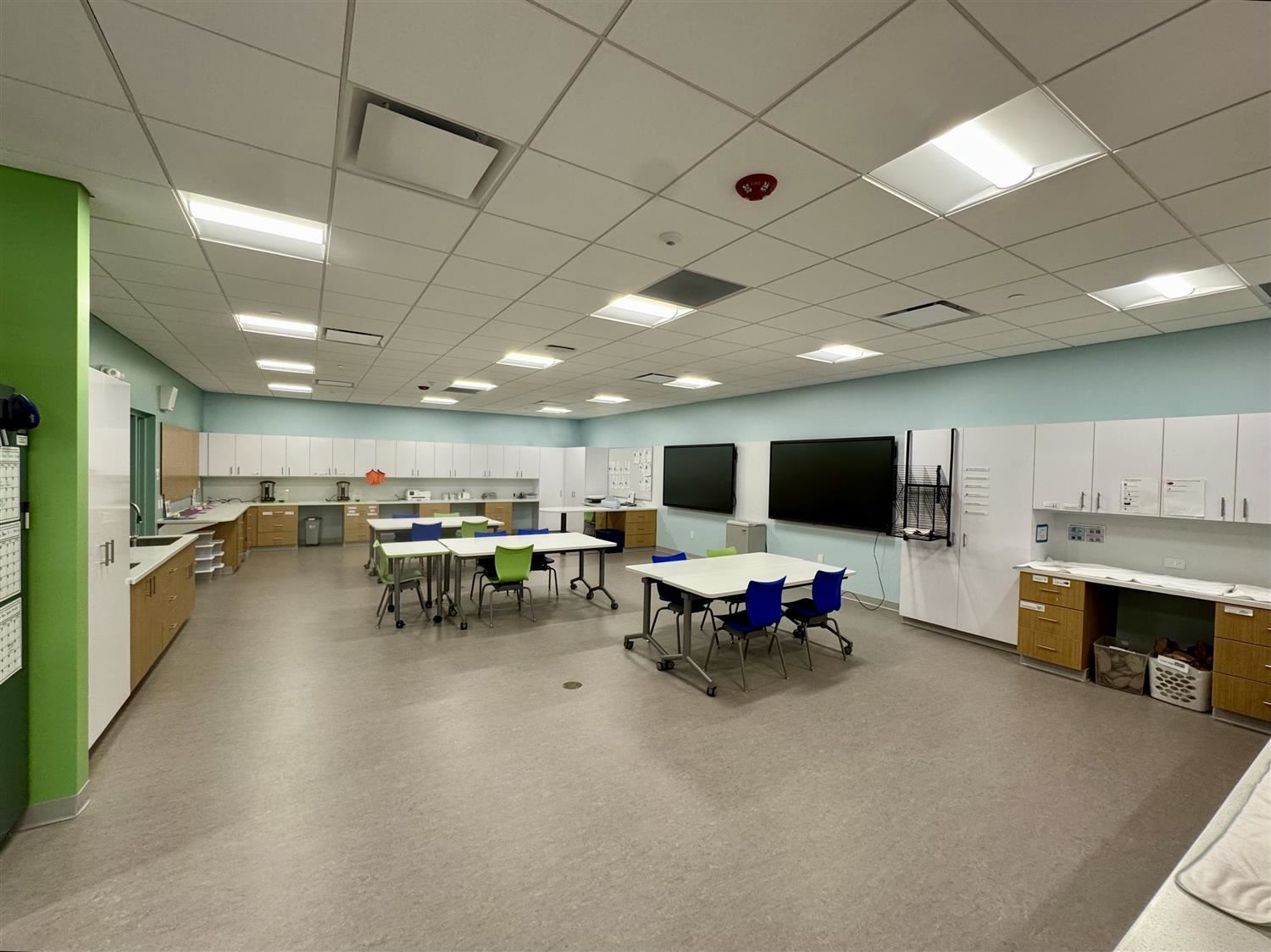  vocational lab classroom with workspaces